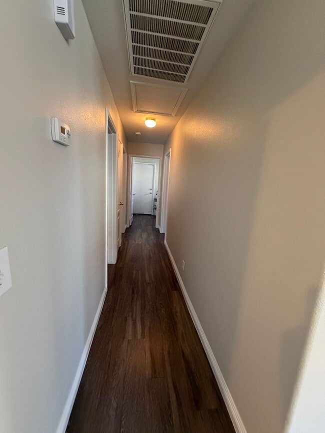 Building Photo - 3 bedroom single story home with no HOA