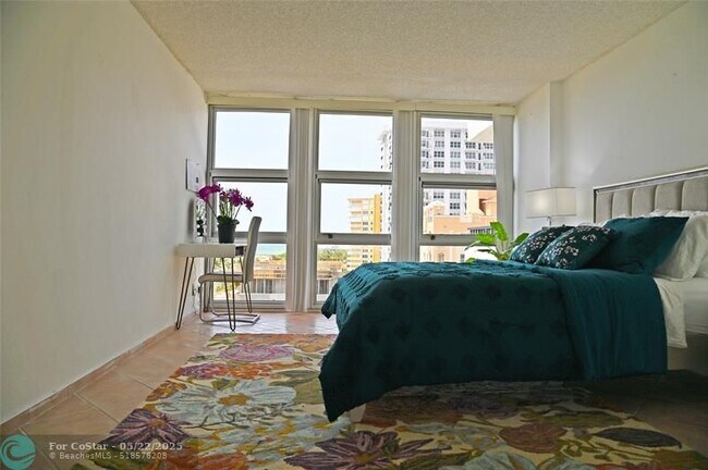 Building Photo - 525 N Ocean Blvd