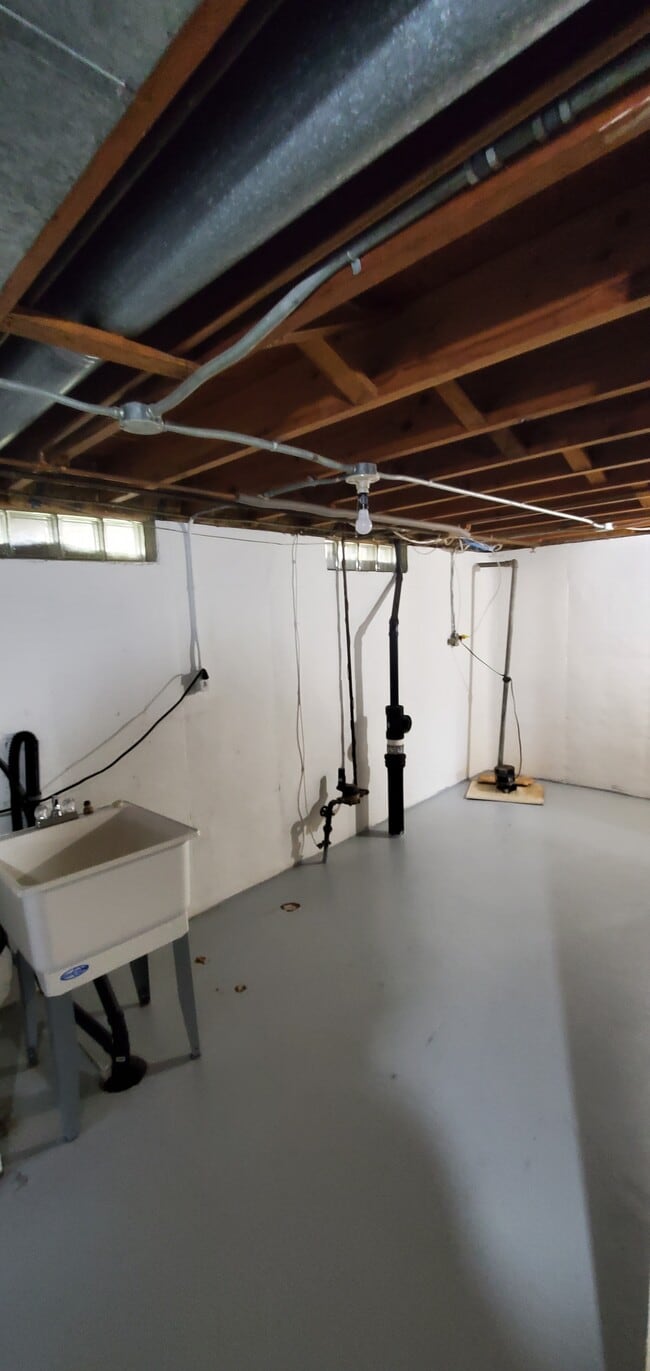 Building Photo - 1163 Higgins Ave