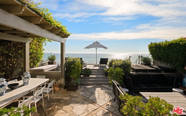 Building Photo - 23618 Malibu Colony Rd