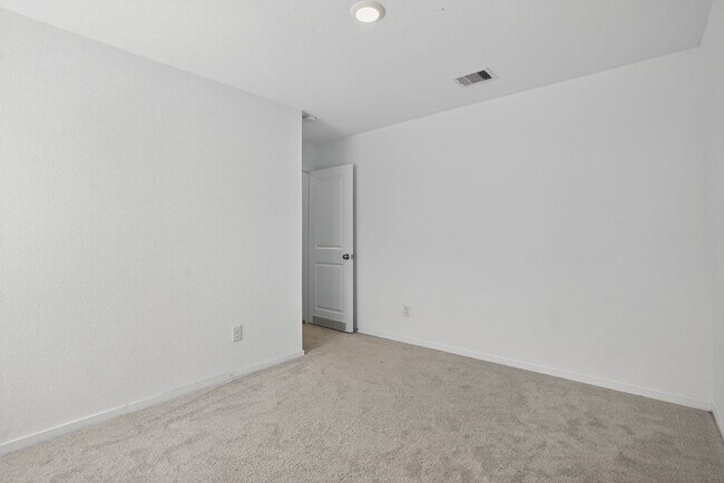 Building Photo - 4 Bedroom Single Family Home in New Caney