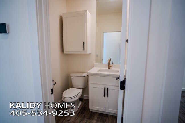 Building Photo - 2103 Kalidy Dr