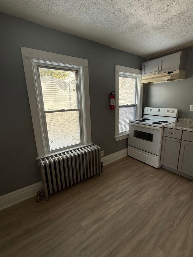 Building Photo - Spencer