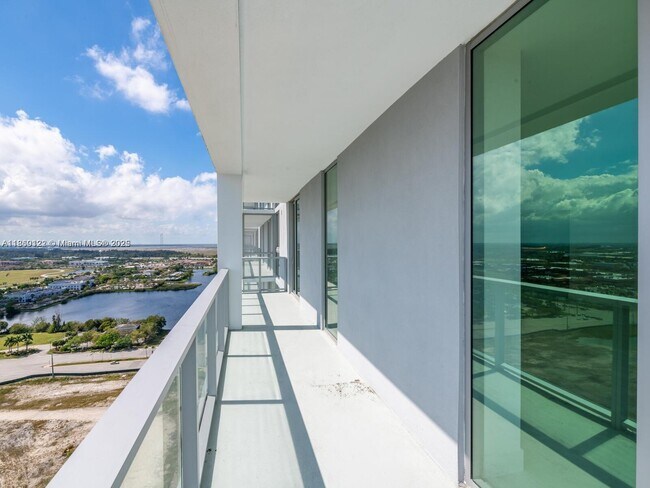 Building Photo - 2000 Metropica Wy