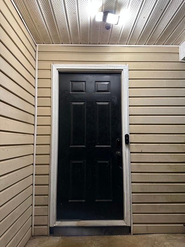 Building Photo - 1426 Riverline Trail