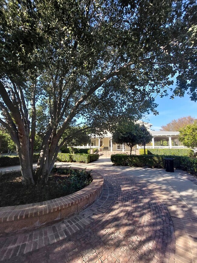 Building Photo - Beautiful townhouse in Ontario-CALL FOR OUR MOVE-IN SPEACIAL