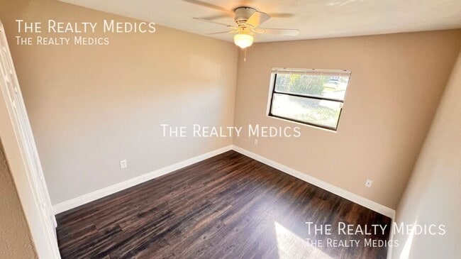 Building Photo - 929 Dupont Ave