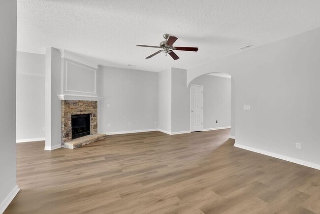 Building Photo - 518 Dragonfly Ct