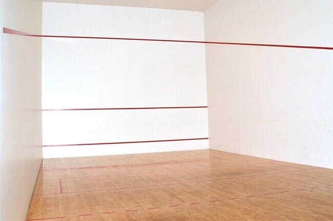 Building Photo - 1820 Waterford Dr