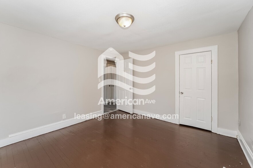 Building Photo - 400 Noble Ave