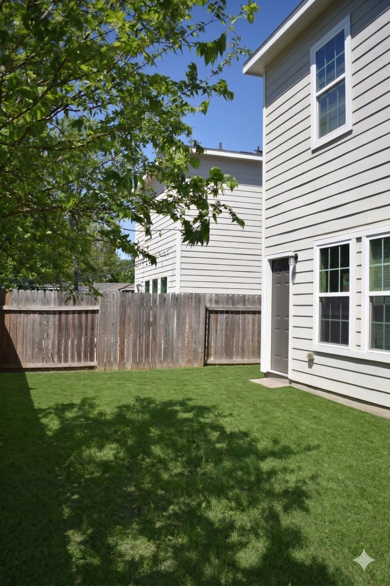 Building Photo - 7952 Blue St