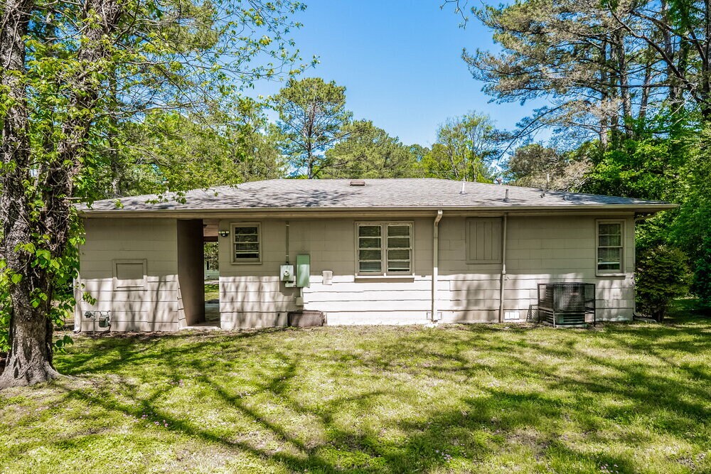 Building Photo - 711 Sunny Ln Dr NE