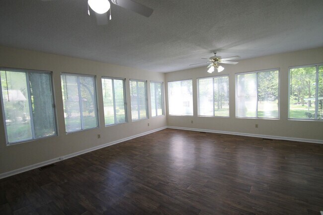 Building Photo - Exclusively Offered By Muse Realty Rentals, LLC