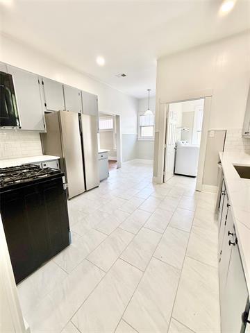 Building Photo - 1201 E Lamar St