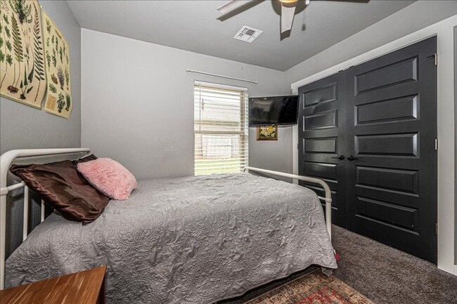 Building Photo - 10300 Glover River Dr