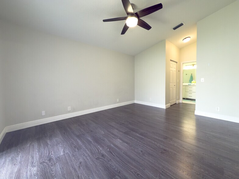Building Photo - 12204 Sunset Point Cir