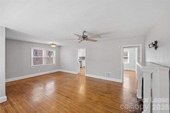 Building Photo - 2214 Arnold Dr