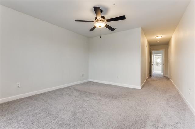 Building Photo - 913 Englewood Ln