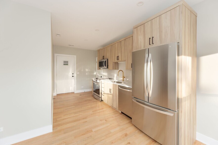 Building Photo - 2453 W Logan Blvd