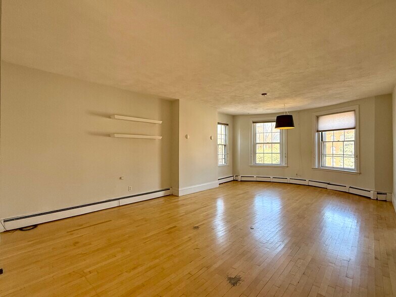 Primary Photo - 550 Tremont St