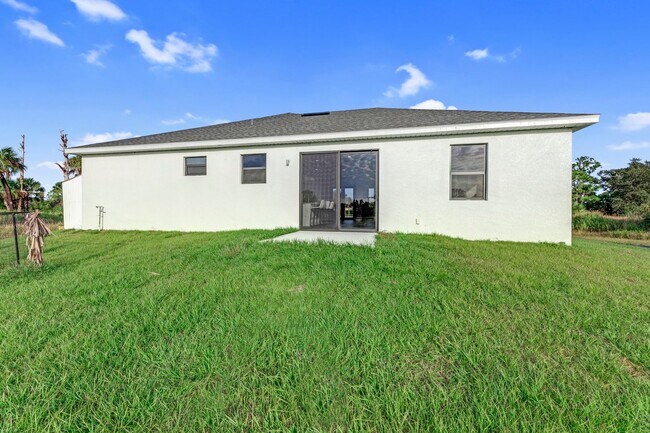 Building Photo - 2801 Nancy Dr