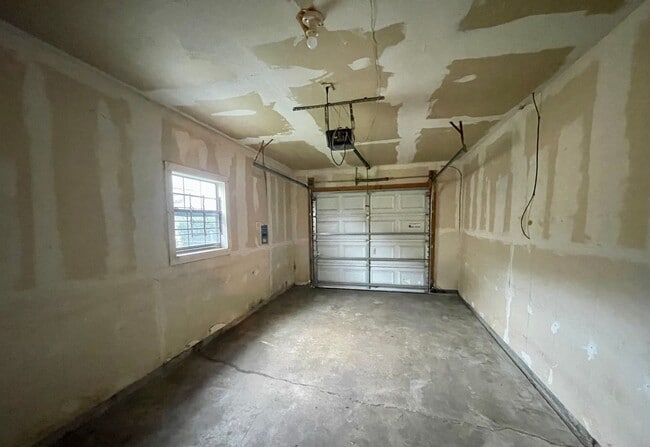 Building Photo - 2450 S 8th St