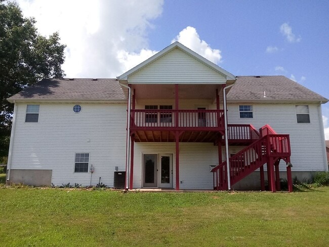 Building Photo - Spacious 4 Bedroom, 2.5 Bathroom Home Located in Northern Heights Estates
