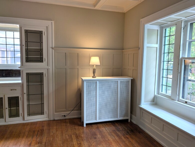 Building Photo - 69 Parkside Ave