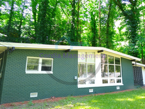Building Photo - 3 bedroom 1.5 bath in East Point, GA