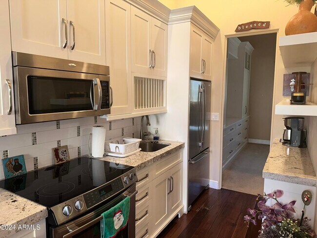 Building Photo - 15835 N Eagles Nest Dr