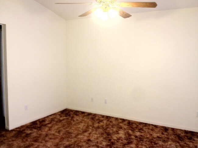 Building Photo - Duplex