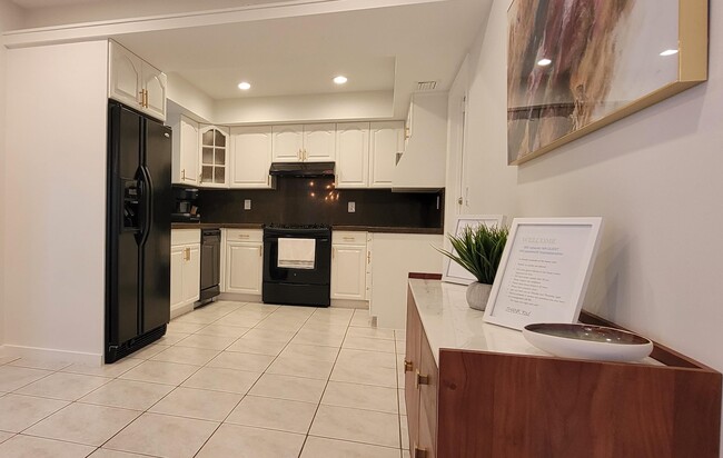 Building Photo - 1036 SW 26th Ave