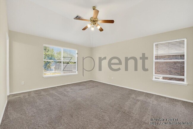 Building Photo - 9100 Warren Dr