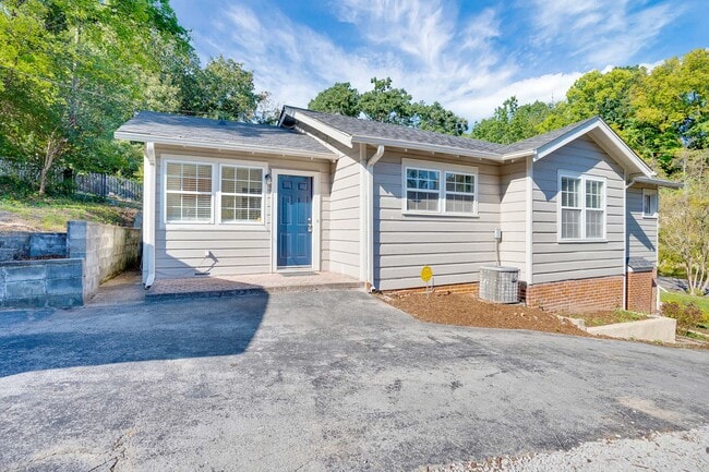 Building Photo - 1607 Knickerbocker Ave