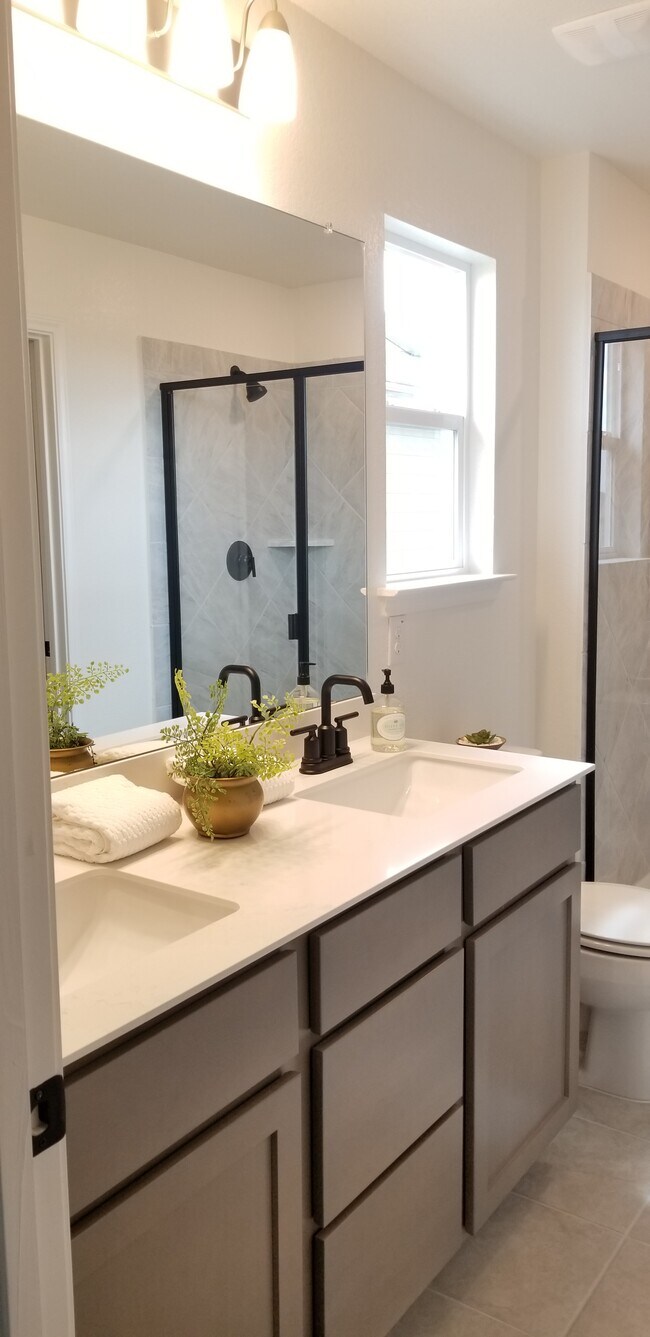 Building Photo - 6213 Albany Sleigh Dr