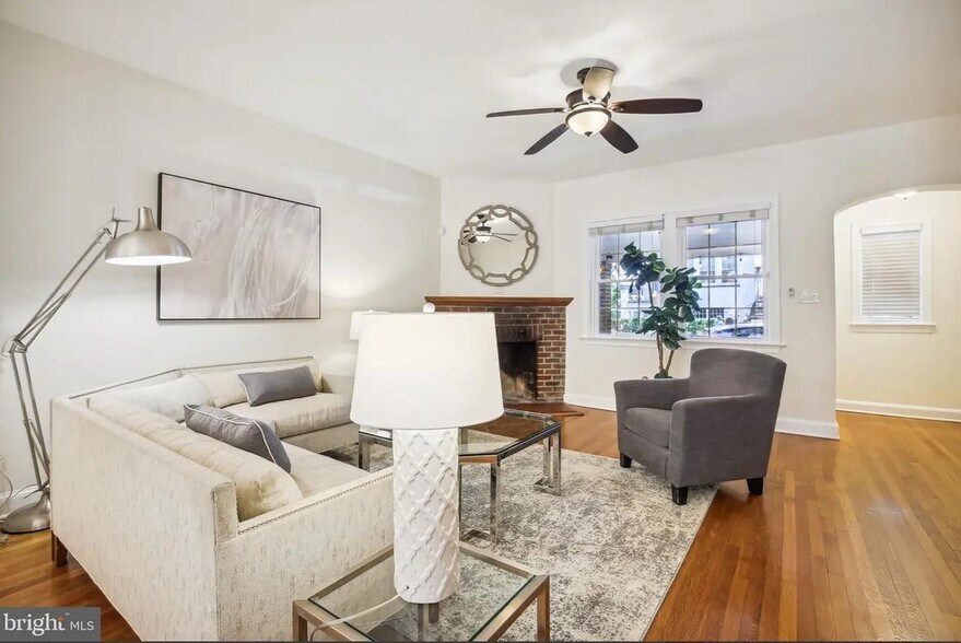 Building Photo - 1770 Hobart St NW