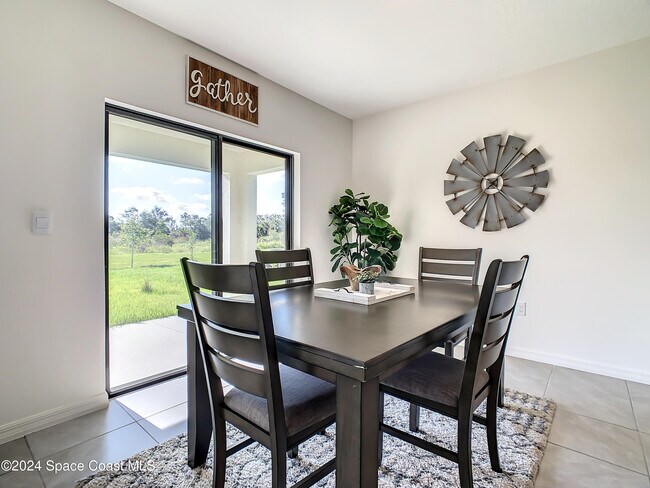 Building Photo - 2243 Capital Dr