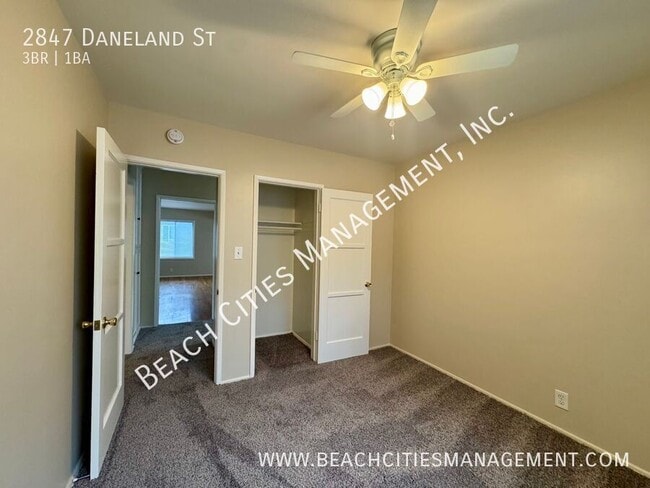 Building Photo - 2847 Daneland St