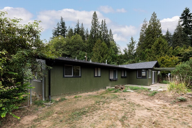 Building Photo - 74693 Hale Ln