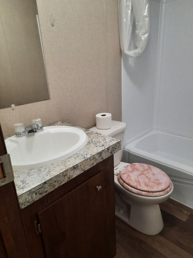 Building Photo - $1000 - 2 Bedroom / 2 Bath Mobile Home in ...
