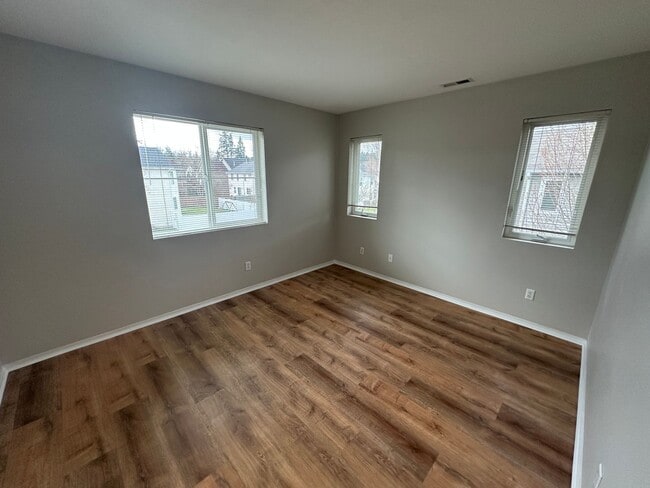 Building Photo - 2350 Simmons St