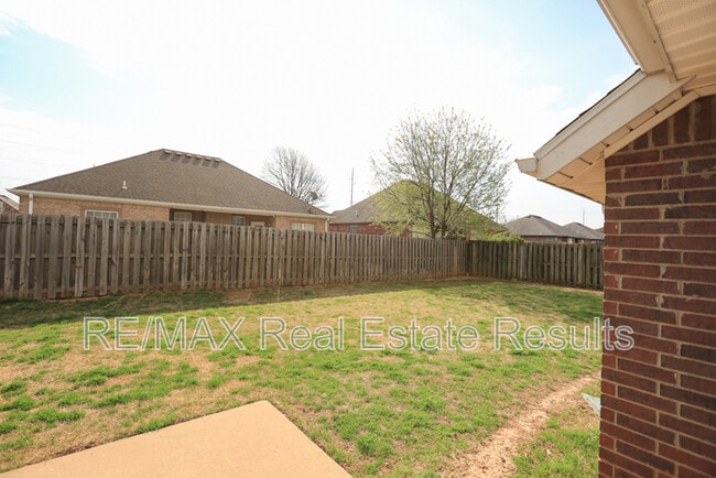 Building Photo - 6303 S 37th St