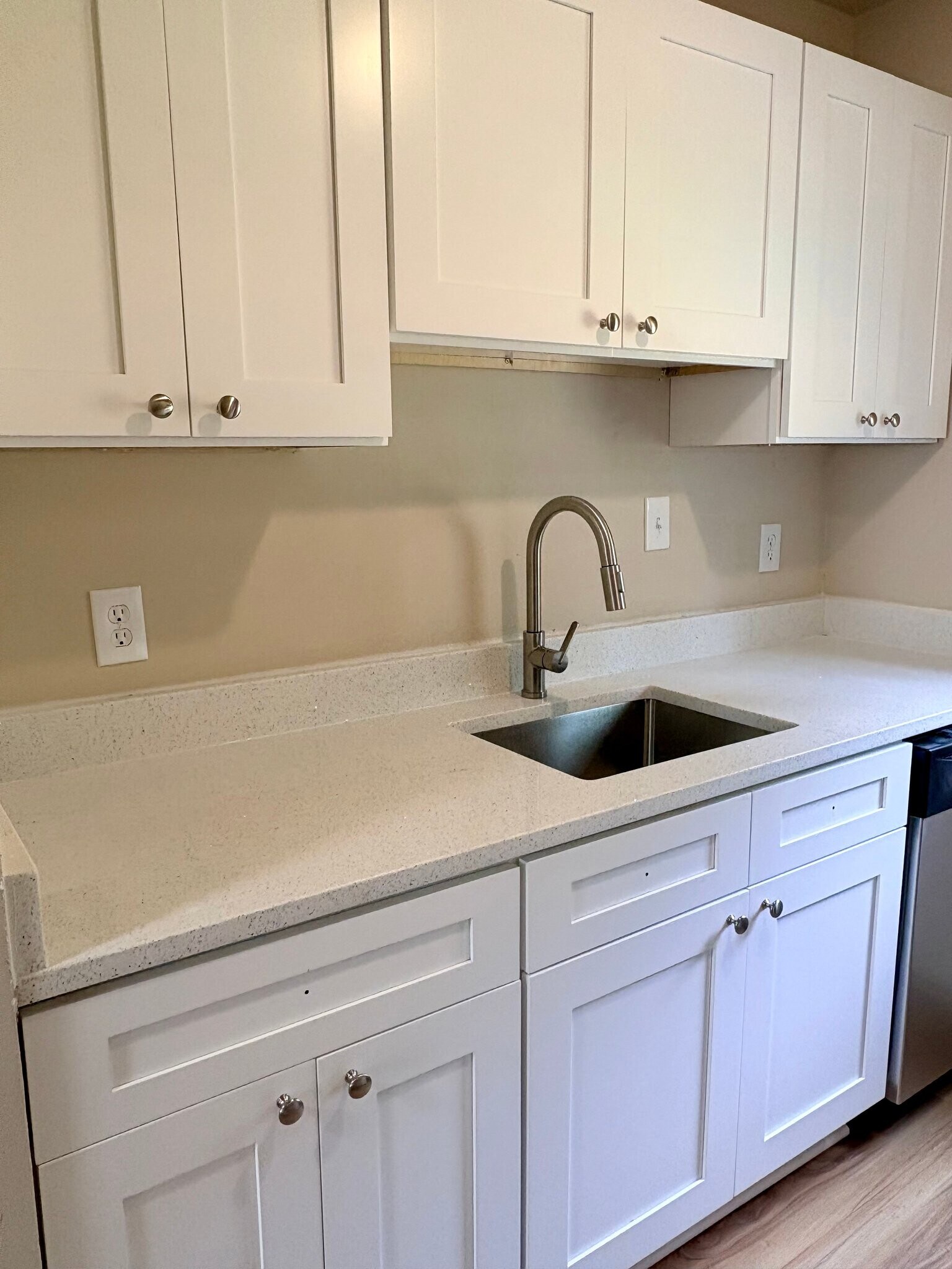Building Photo - 200 Kilby Shores Dr