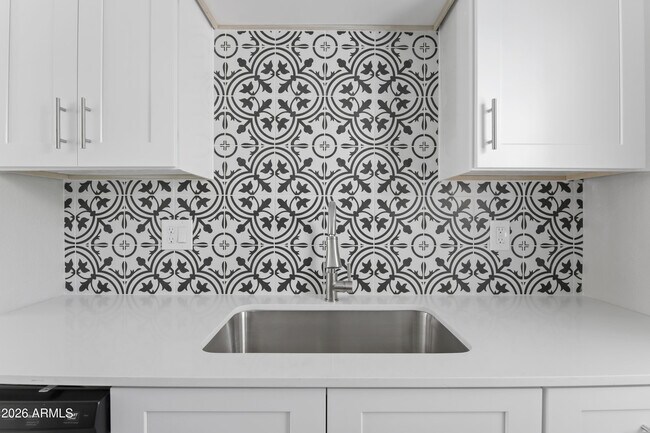 Building Photo - 35 W Medlock Dr