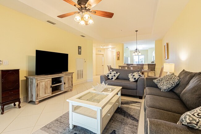 Building Photo - Peaceful Preserve-View Condo in Gated Blue Heron