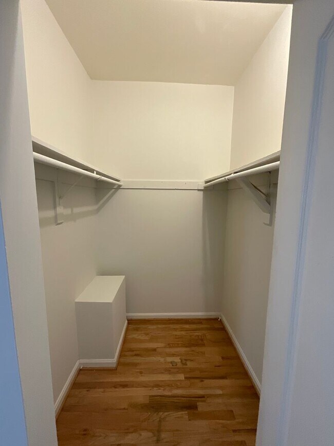 Building Photo - 211 Bates St NW