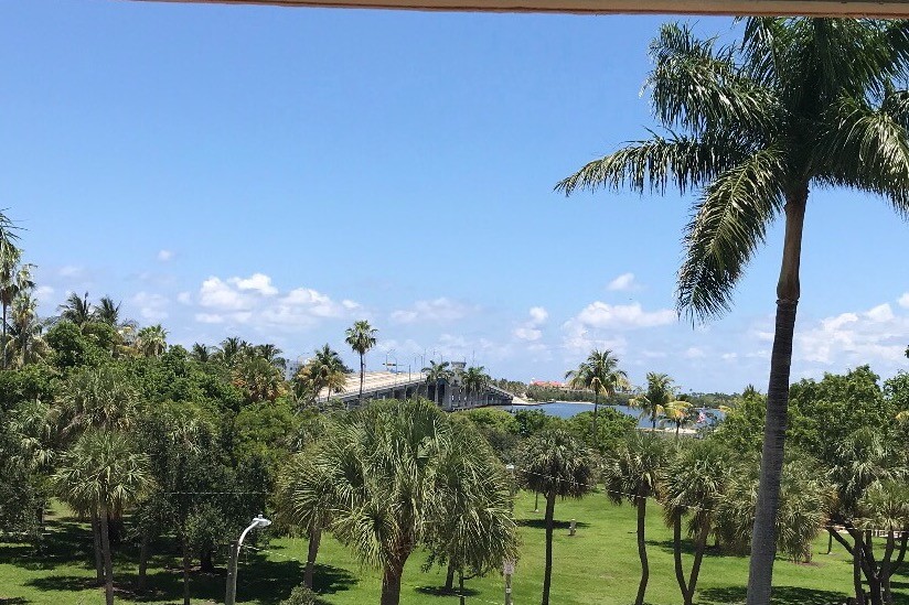 Lake Worth bridge, Bryant Park, and Intracoastal Waterway are all visible from your large balcony - 15 S Golfview Rd