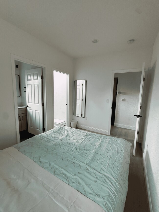 Building Photo - 1053 Brommer St