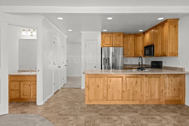 Building Photo - 1901 W 1020 N