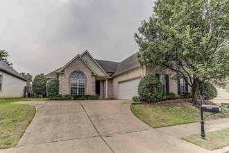 Building Photo - 965 Nesting Wood Cir W
